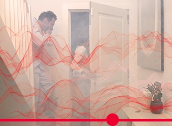 Ihimisiä palotilanteessa ja WifiVision-aalloissa.