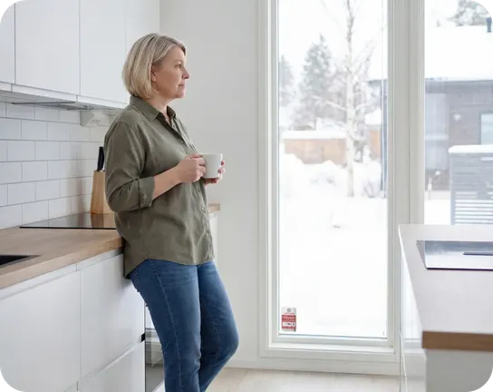 Verisuren asiakas keittiössä.