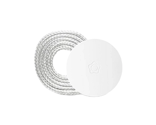 Verisuren valkoinen vuotovahti, jossa on johto.